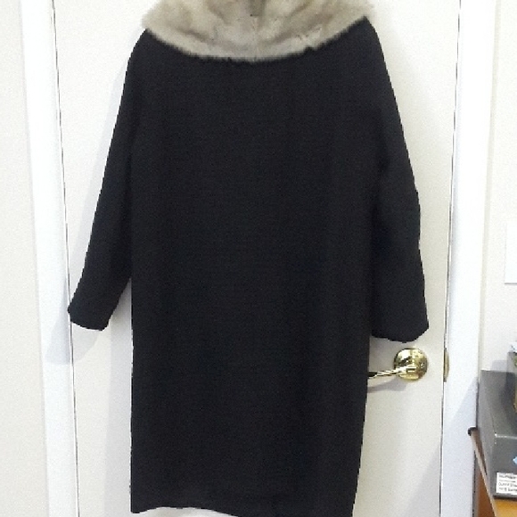 Vintage Black Wool Coat with Real Fur Collar, S, Luxury Made in England - Picture 7 of 9